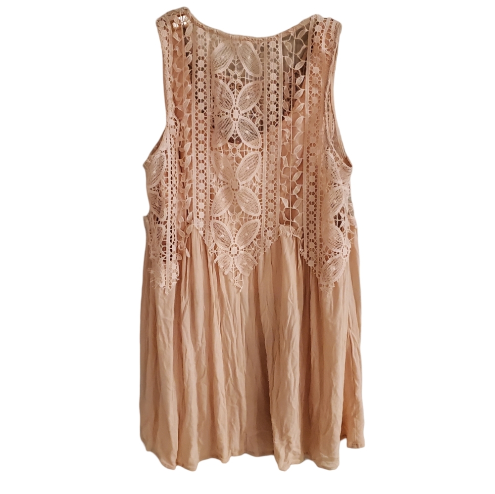Haute Project Women's Tunic Top Size Medium - Peach Color
